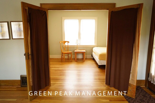 Foto del edificio - 1985 S Corona St