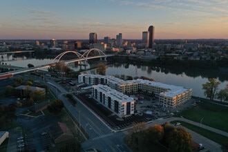 Building Photo - Vue on Riverfront