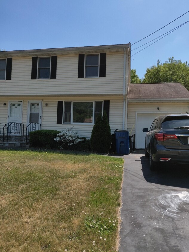 120 Pacella Park Dr, Randolph, MA 02368 Townhome Rentals in Randolph