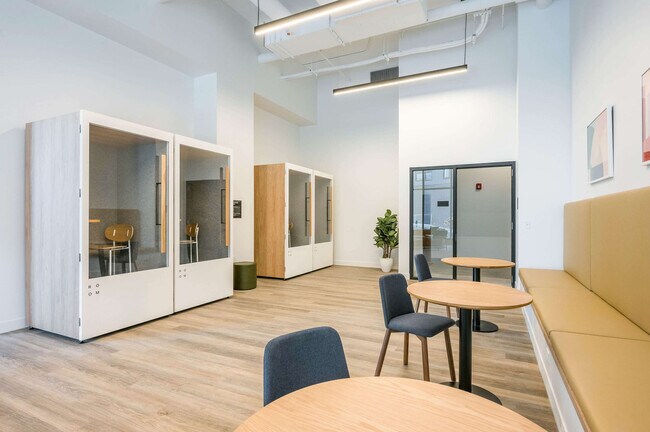 Foto del edificio - 853 W Blackhawk St