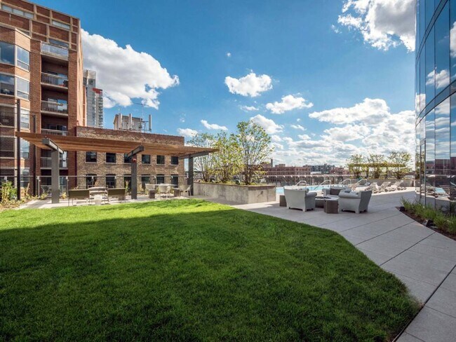 Foto del edificio - The Parker Fulton Market