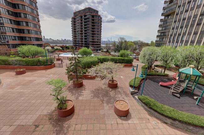 Another River View - 200 Winston Dr