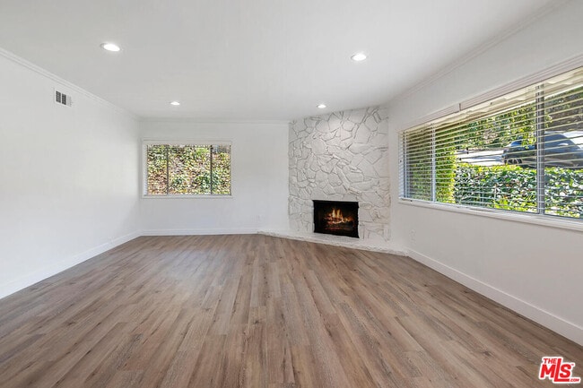 Building Photo - 11555 Duque Dr