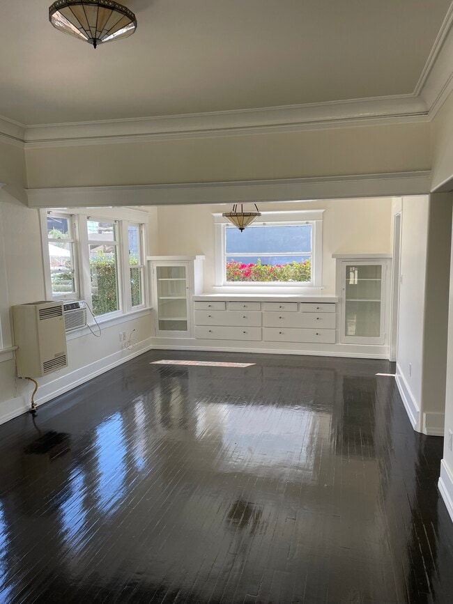 Dining - 1730 Wilcox Ave