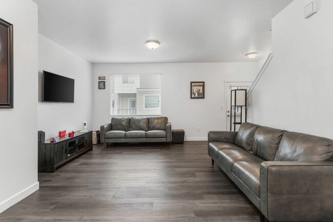 Foto del edificio - 3677 Golden Sky Ln