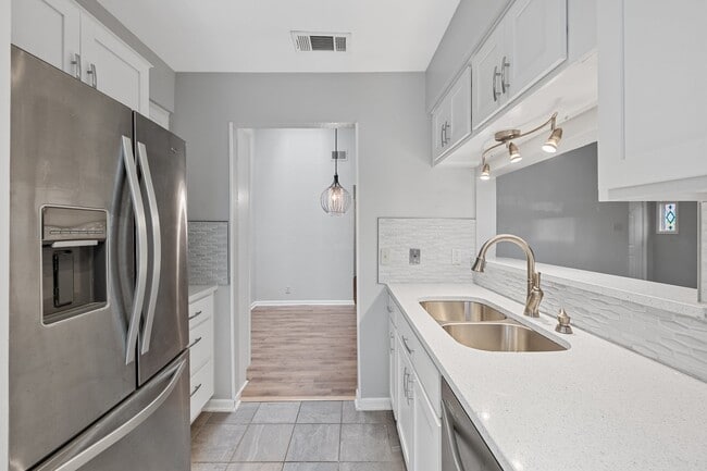 Foto del edificio - 3815 Menchaca Rd