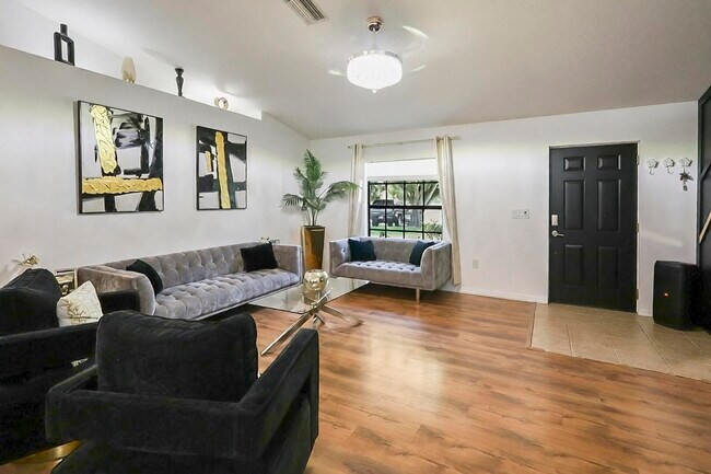 Foto del edificio - 3046 Buttercup Ln