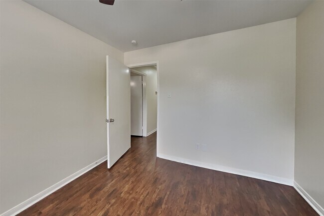 Foto del edificio - 2631 Sherwood Hollow Ln