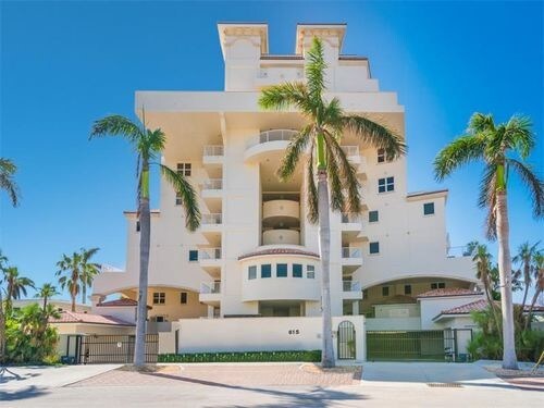 Foto principal - 615 Bayshore Dr