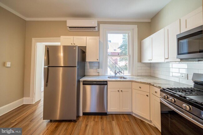 Foto del edificio - 327 N High St