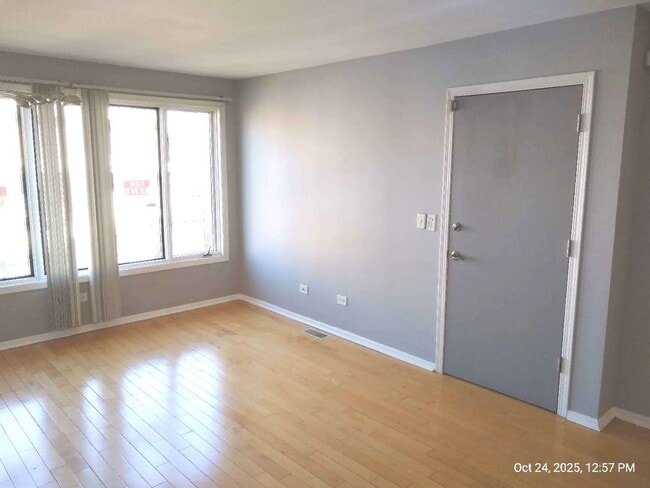 Foto del edificio - 7445 W Belmont Ave
