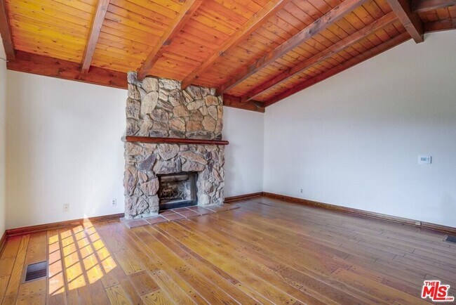 Foto del edificio - 2225 Baxter St