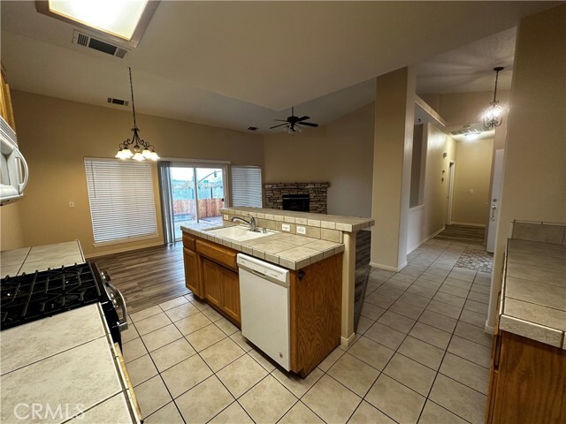 Foto del edificio - 14075 Driftwood Dr