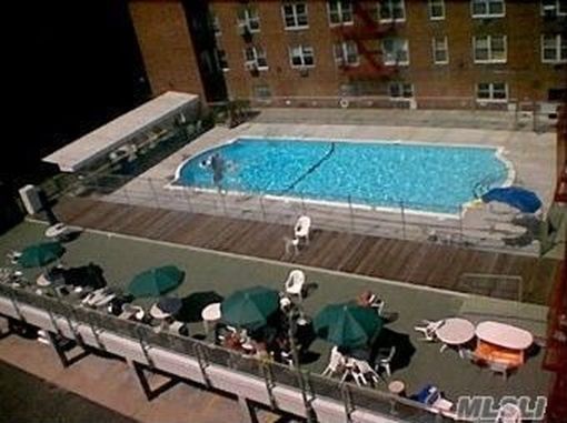 Foto principal - 5440 Little Neck Pkwy