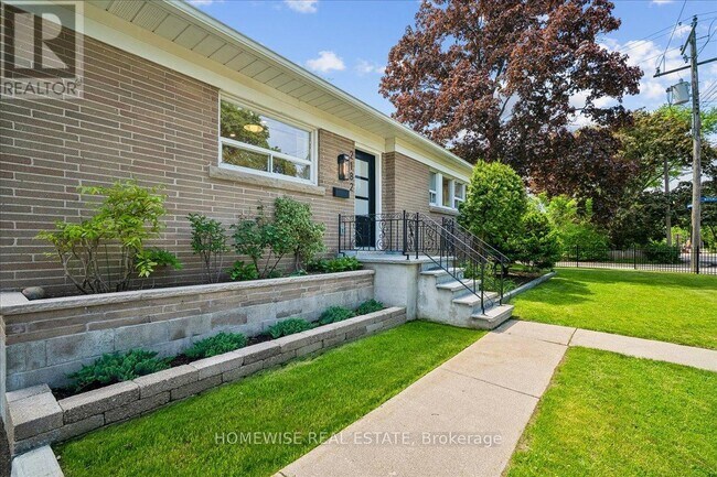 Building Photo - 2182 Courtland Dr