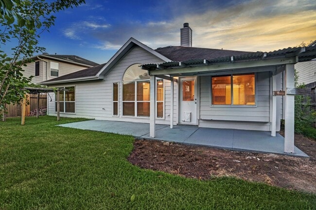 Foto del edificio - 3806 Flatwood Dr