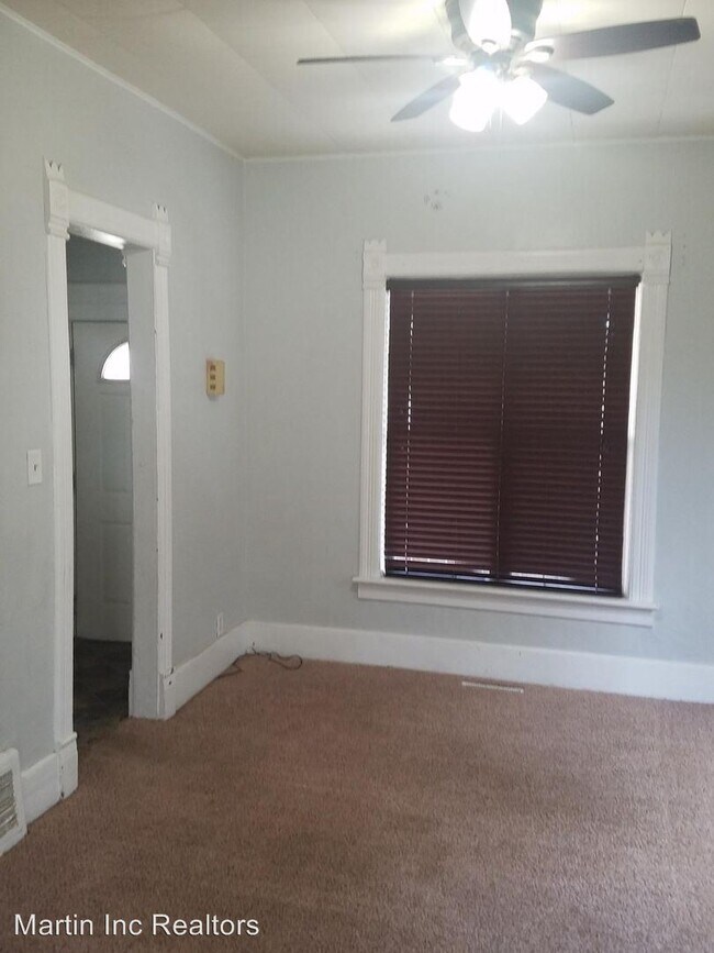 Foto del edificio - 608-610 W 8th St