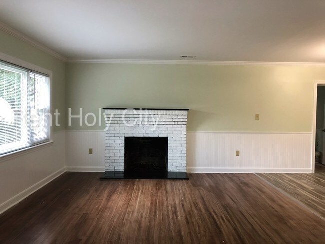 Building Photo - 4015 Dorsey Ave