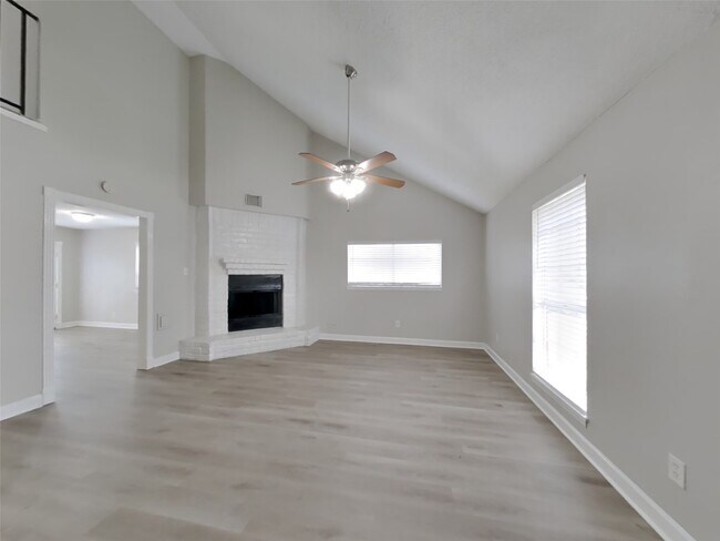 Building Photo - 20143 Dawn Mist Dr