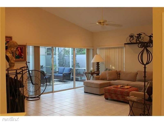 Foto del edificio - 15250 Wilshire Way