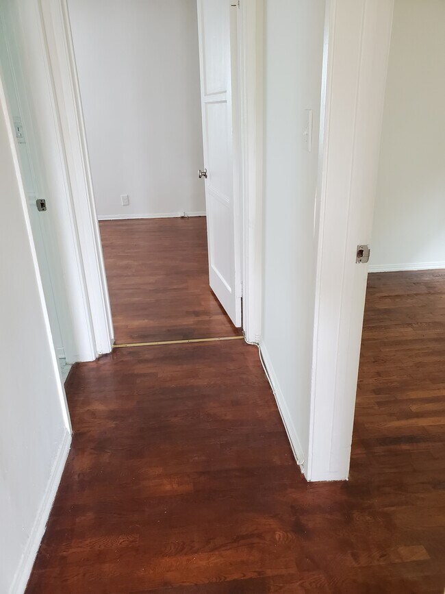 hallway - 2904 Grand Canal