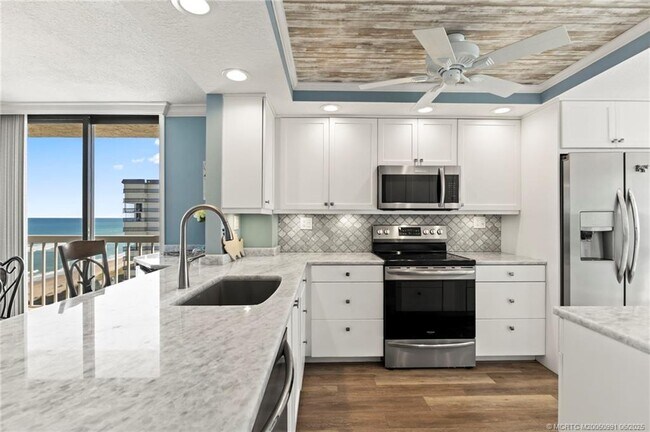 Building Photo - 10600 S Ocean Dr