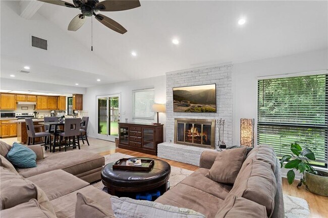 Building Photo - 3408 Rain Forest Dr