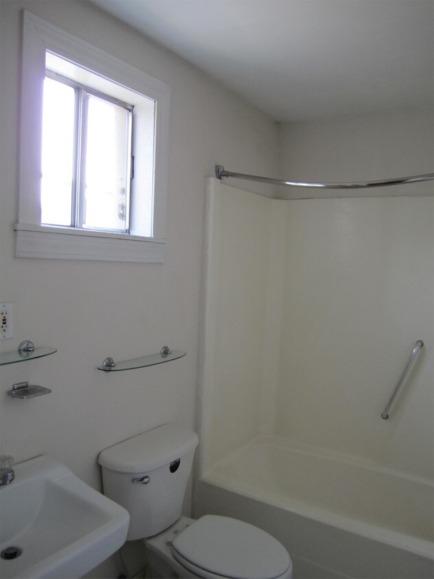 Foto del edificio - 1706 Abercorn St