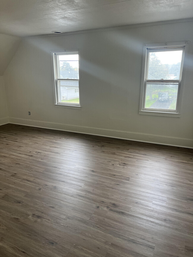 Living room - 207 Hartland Ave