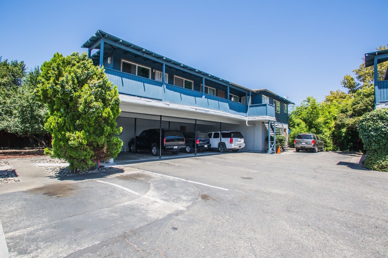 Foto principal - 186-192 Selwyn Dr