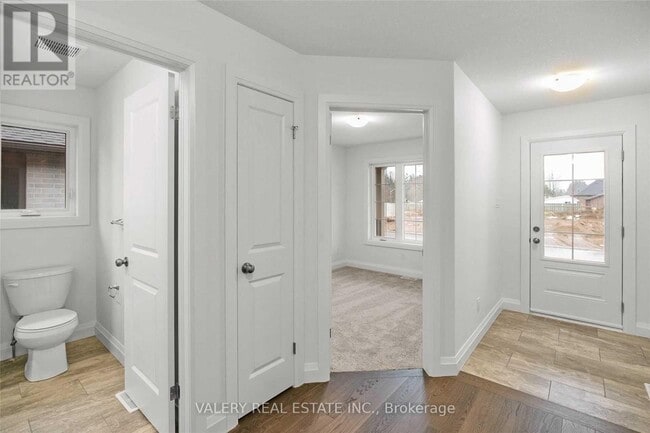 Photo du bâtiment - 9 Peachleaf Ln