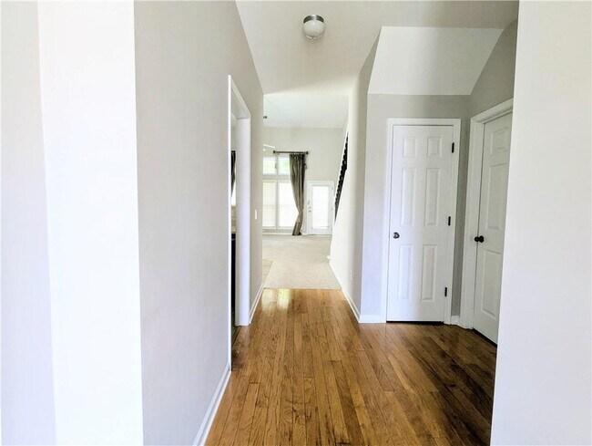 Foto del edificio - 515 Morning Dove Ln