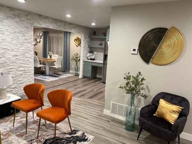 Foto del edificio - 354 Rexview Dr