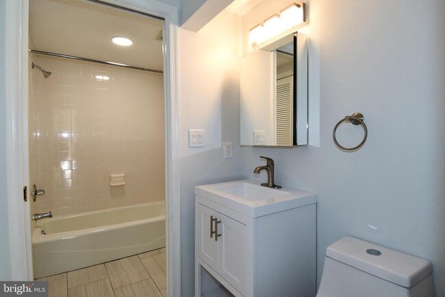 Building Photo - 2725 Connecticut Ave NW