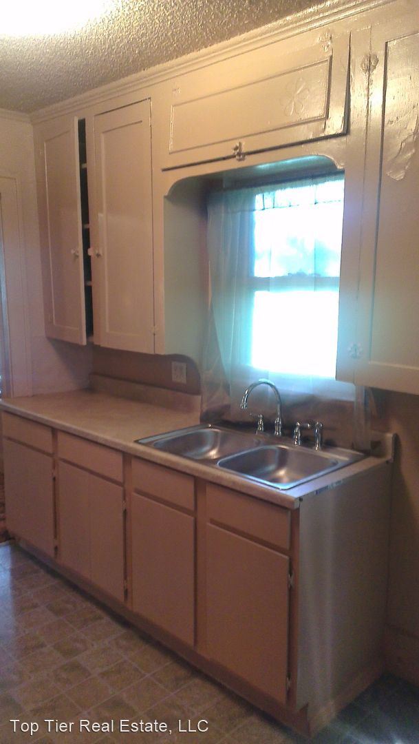 Building Photo - 2 br, 1 bath House - 1428 NE 9th St