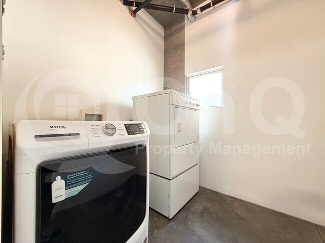 Foto del edificio - 675 S Roosevelt St