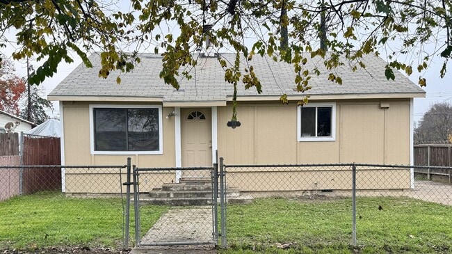 Building Photo - 2 Bedroom 1 Bath House