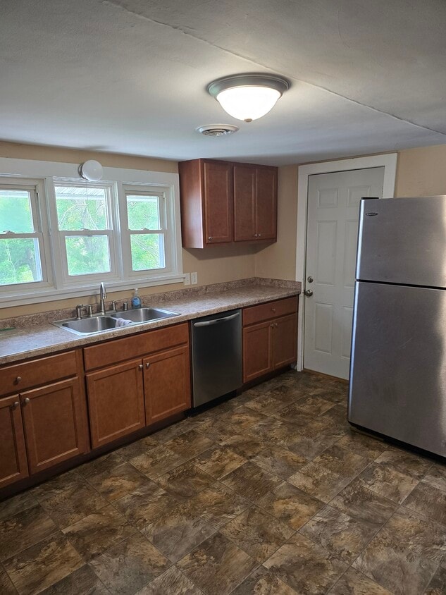 Kitchen - 228 Whitney St