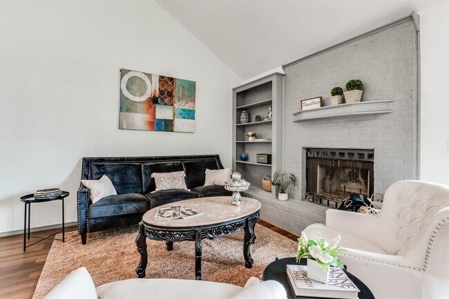 Building Photo - 8321 Breezewood Dr