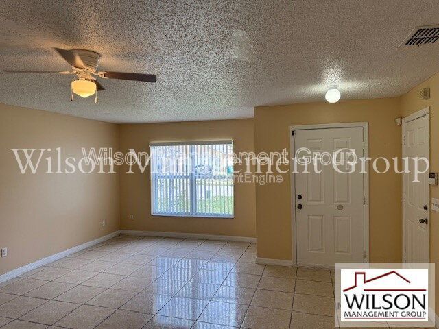 Building Photo - 5083 Luna Negra Dr