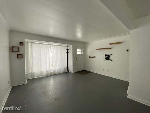 Building Photo - 3 br, 1 bath House - 1024 S Wisner St
