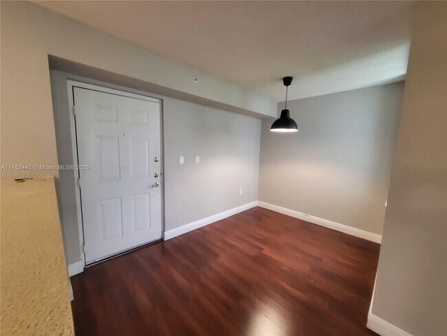 Foto del edificio - 4350 NW 107th Ave