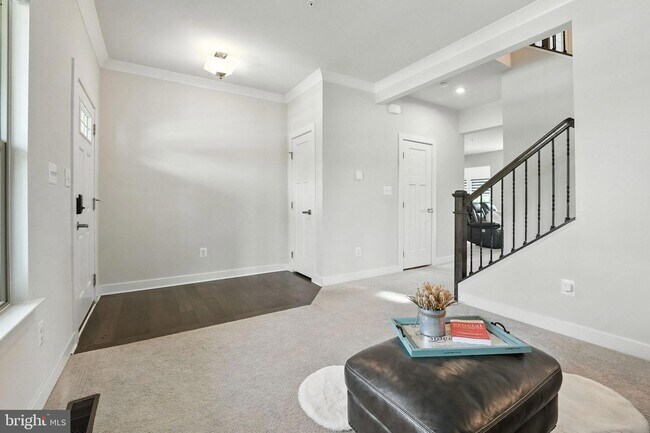 Foto del edificio - 2283 River Birch Rd