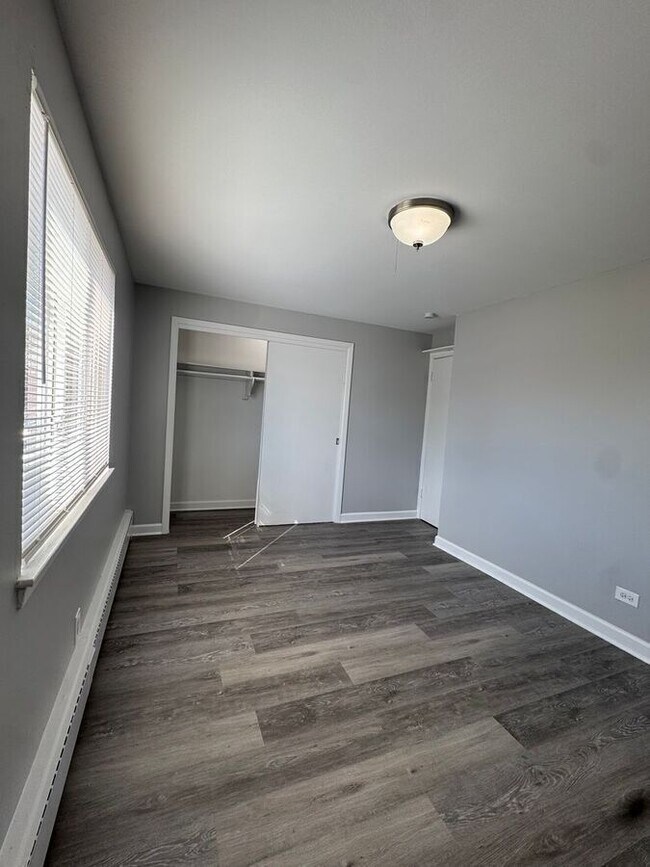 Foto del edificio - 2151 W 119th St