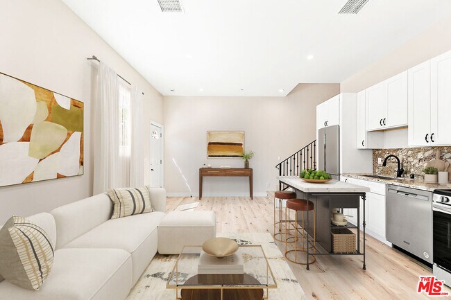 Foto del edificio - 16698 Moorpark St