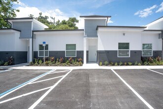 Building Photo - 705 S Orange Ave