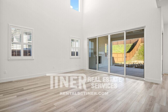 Building Photo - Stunning El Dorado 4 Bedroom Home in Gated...