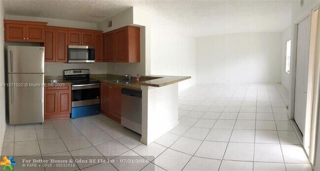 Foto del edificio - 11449 NW 42nd St