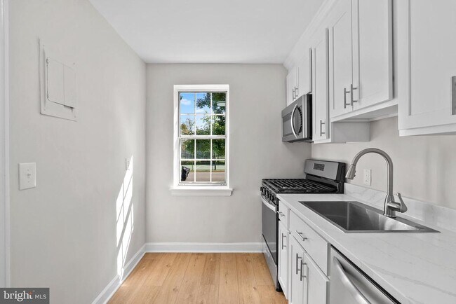Foto del edificio - 6617 E Wakefield Dr