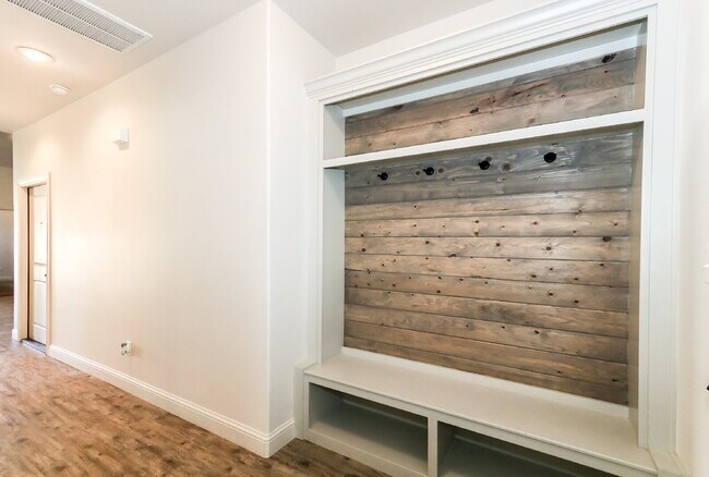 Foto del edificio - First full month's rent free New Cooper Meadows Subdivision/ South Lubbock CISD